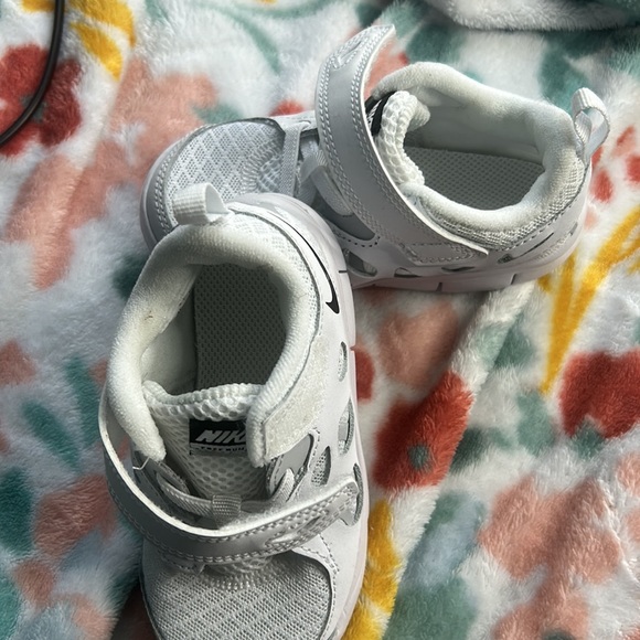 Toddler white Nikes - Picture 2 of 4